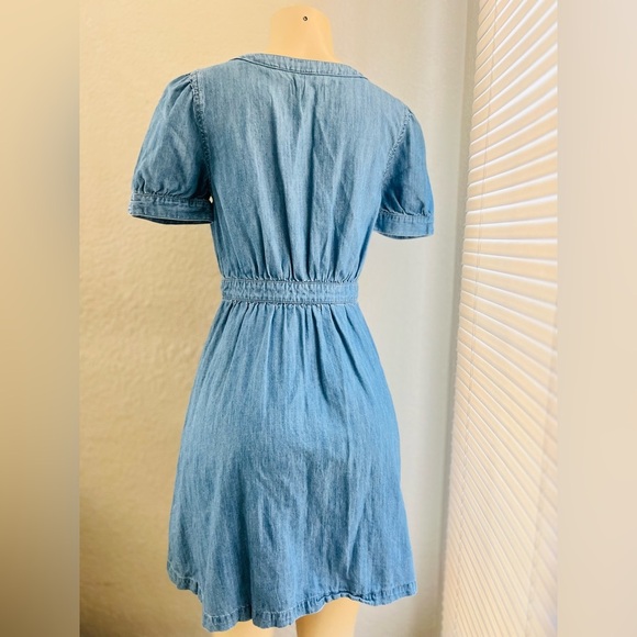 Madewell Denim Daylily Dress size 0
Pit to pit 17β
Waist 12 1/2β 
Approx ππ» - Picture 11 of 16